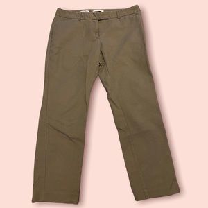 ✨ VAN HEUSEN ✨business casual Capri/peddle pushers size 8